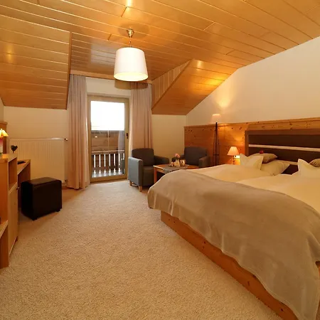 Wellness- & Wohlfuhlhotel St. Gunther מלון 4*