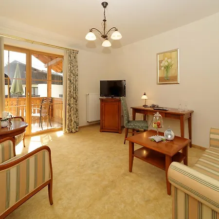 Wellness- & Wohlfuhlhotel St. Gunther מלון