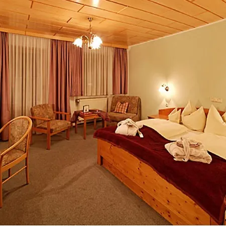 מלון Wellness- & Wohlfuhlhotel St. Gunther