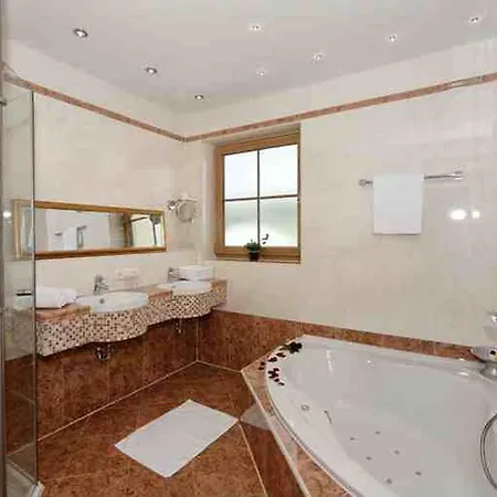 Wellness- & Wohlfuhlhotel St. Gunther 4*