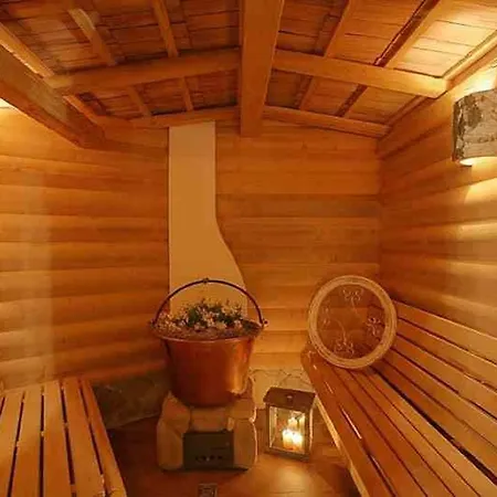 Wellness- & Wohlfuhlhotel St. Gunther מלון