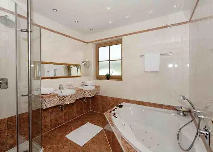 Wellness- & Wohlfuhlhotel St. Gunther 4*